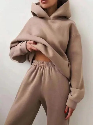 Women's hooded sweatshirt and sweatpants set