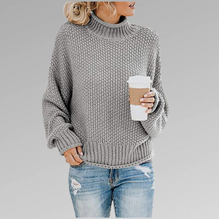 Women's Classic Knitted Sweater with Collar