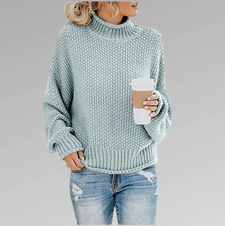 Women's Classic Knitted Sweater with Collar