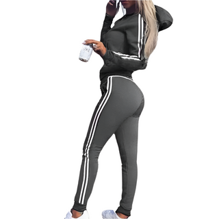 Two-piece women's jogging suit 1