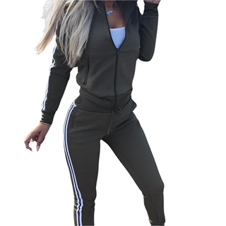 Two-piece women's jogging suit 2