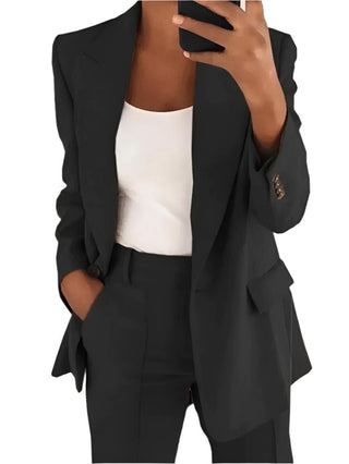 Women's suit with a flattering fit3