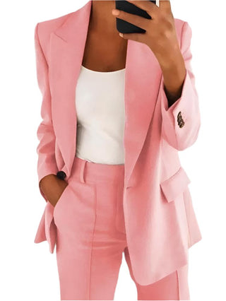 Women's suit with a flattering fit5