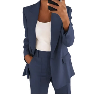 Women's suit with a flattering fit7